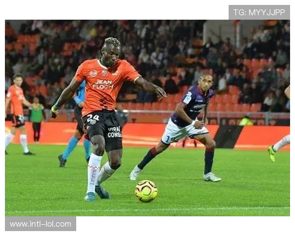 朗斯3-0洛里昂,主场展现强大攻击力 朗斯3-0洛里昂,主场展现强大攻击力