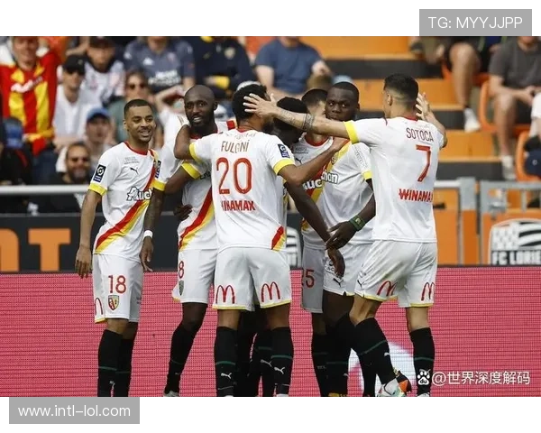 欧塞尔训练重点演练进攻配合,保级压力下寻求战术突破 欧塞尔训练重点演练进攻配合,保级压力下寻求战术突破